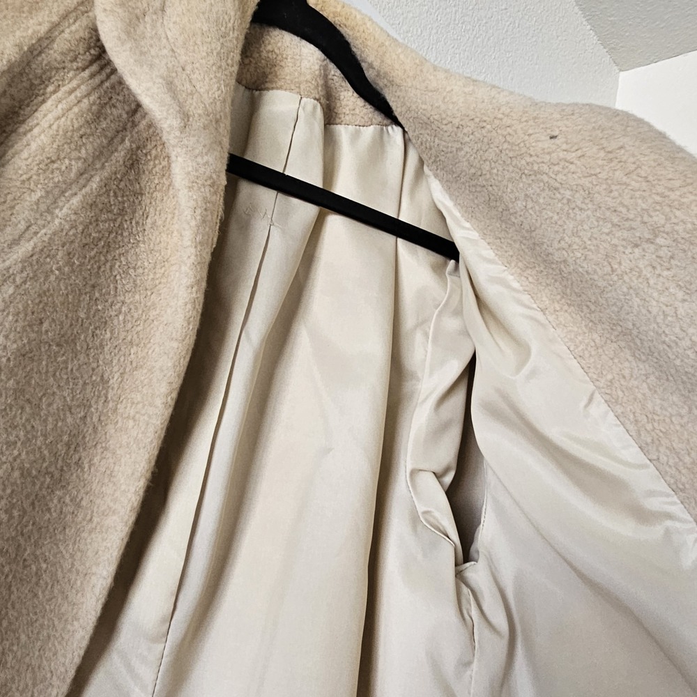 1950s Faux Fur/Sherpa Coat Beige Lined Hart-Albin Billings #78 - Picture 6 of 9